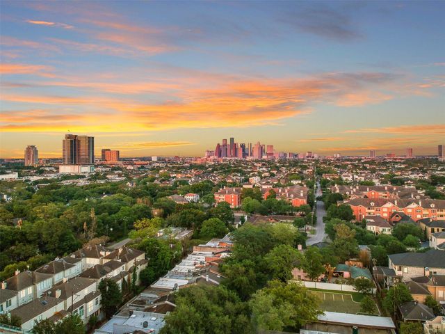 2221 Welch Street 401, Houston, TX 77019