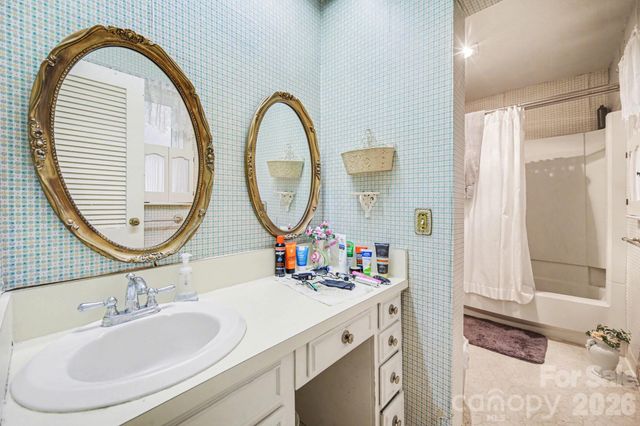 2501 Club Drive, Gastonia, NC 28054