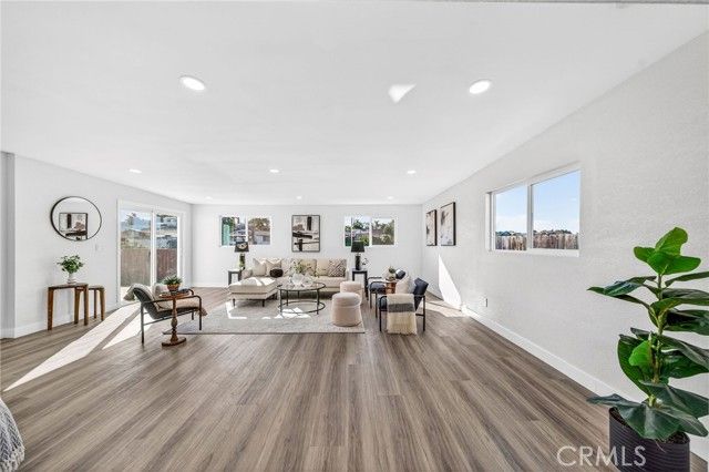 7693 Woodbine, San Diego, CA 92114