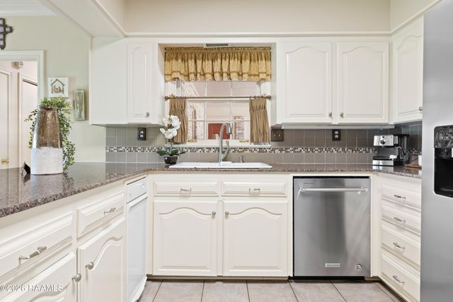 303 Ducharme Lane, Lafayette, LA 70503