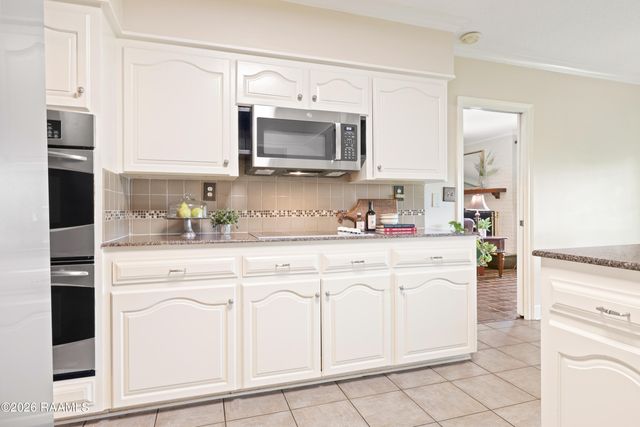 303 Ducharme Lane, Lafayette, LA 70503