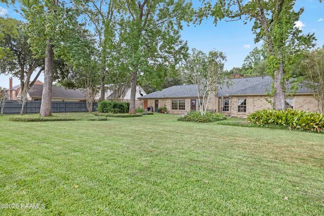 303 Ducharme Lane, Lafayette, LA 70503
