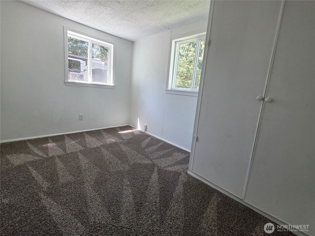 10002 Oak Lane SW, Lakewood, WA 98499