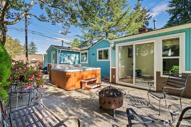 10002 Oak Lane SW, Lakewood, WA 98499
