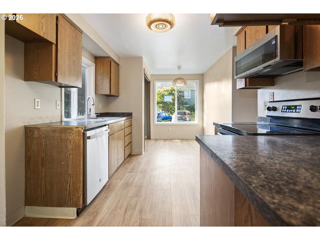 20474 Sw ROSA Dr, Beaverton, OR 97078