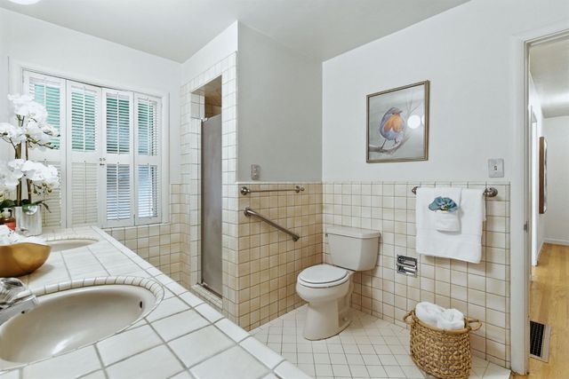 1030 Elmwood Ave, Stockton, CA 95204