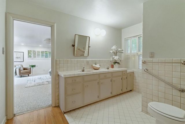 1030 Elmwood Ave, Stockton, CA 95204