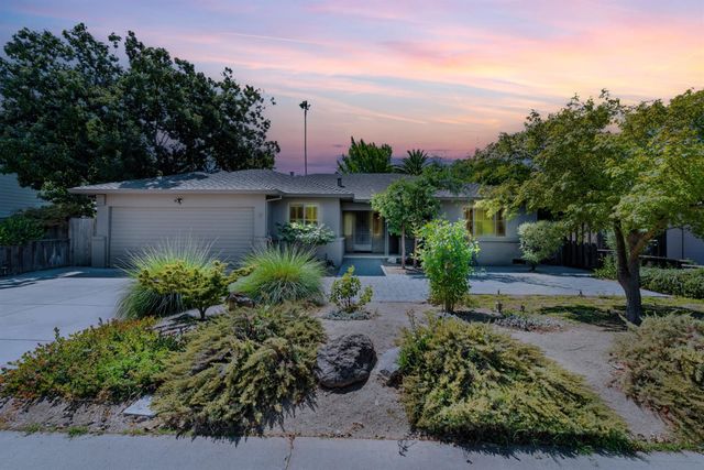 1030 Elmwood Ave, Stockton, CA 95204