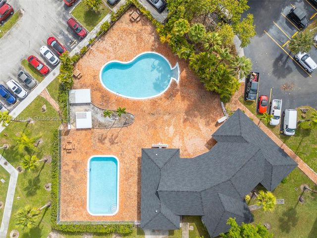 9001 SW 77th Ave C805, Miami, FL 33156