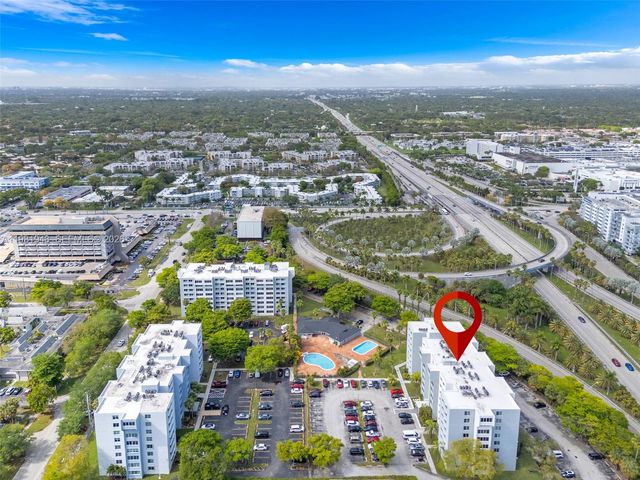 9001 SW 77th Ave C805, Miami, FL 33156