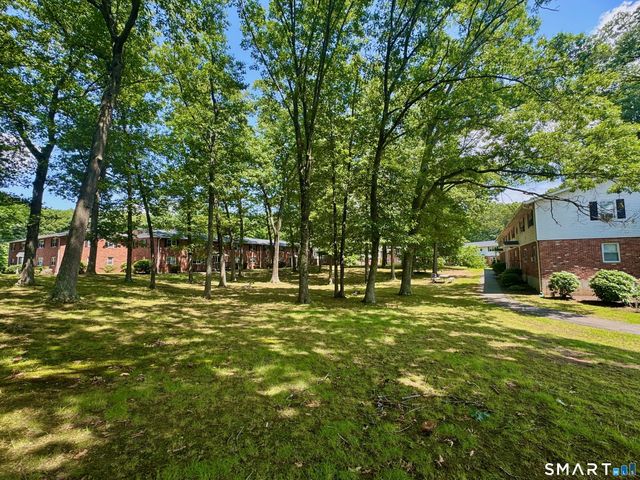 502 Oak Avenue 17, Cheshire, CT 06410