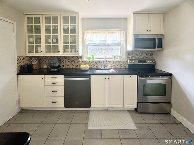 502 Oak Avenue 17, Cheshire, CT 06410