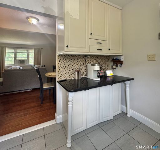 502 Oak Avenue 17, Cheshire, CT 06410