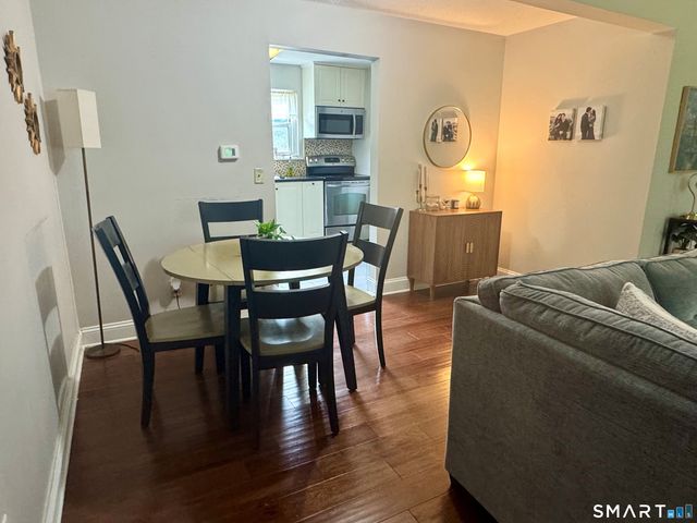 502 Oak Avenue 17, Cheshire, CT 06410