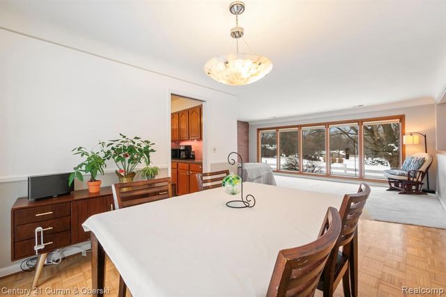 33870 Cotswold Street, Farmington, MI 48335