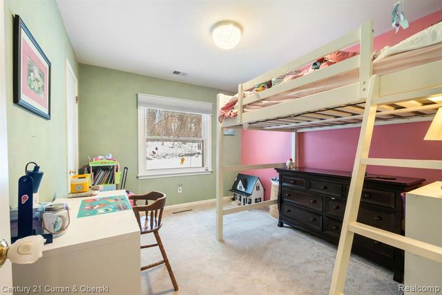 33870 Cotswold Street, Farmington, MI 48335