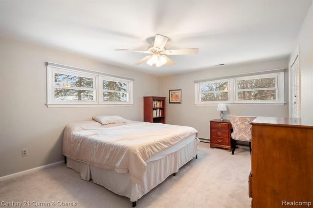 33870 Cotswold Street, Farmington, MI 48335