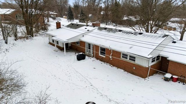 33870 Cotswold Street, Farmington, MI 48335