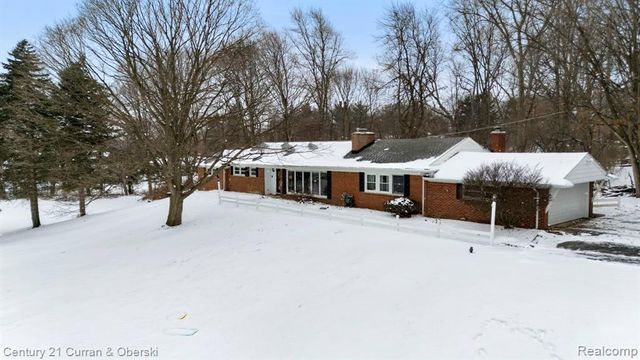 33870 Cotswold Street, Farmington, MI 48335