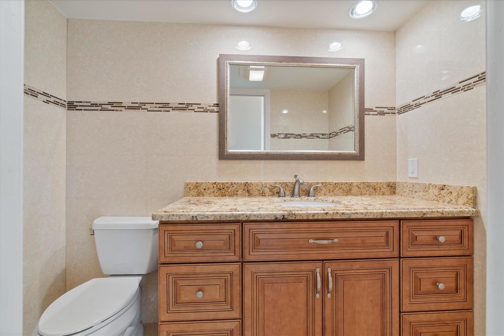 Image 14 of property listing at 3300 S Ocean Boulevard 720-C, Highland Beach, FL 33487