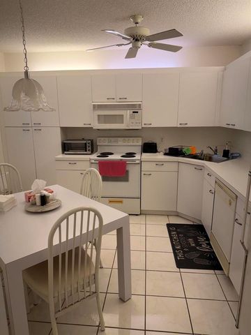 5265 Brisata Circle E, Boynton Beach, FL 33437