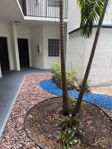 5265 Brisata Circle E, Boynton Beach, FL 33437