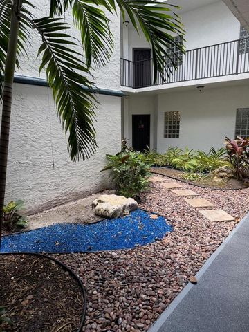 5265 Brisata Circle E, Boynton Beach, FL 33437