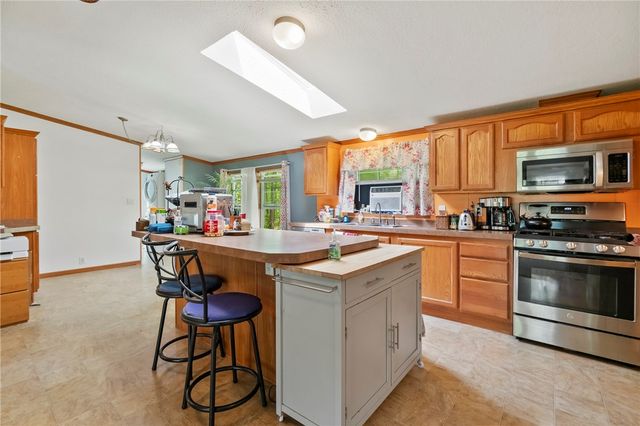15 Pine Ct, Cranberry Twp, PA 16066