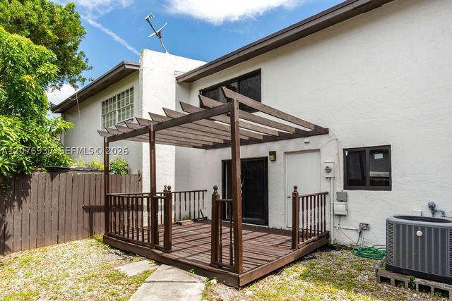 11312 SW 67th Ter, Miami, FL 33173