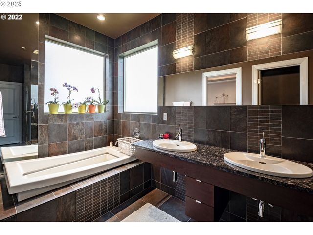 3516 Ne IONE St, Camas, WA 98607