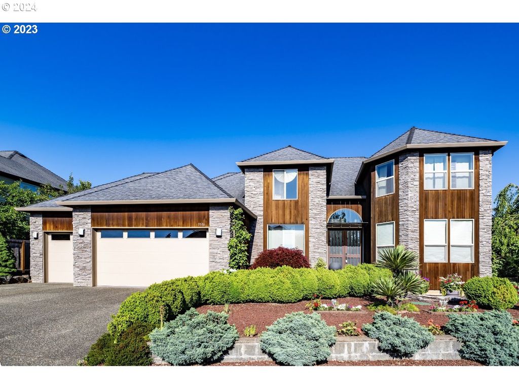 3516 Ne IONE St, Camas, WA 98607