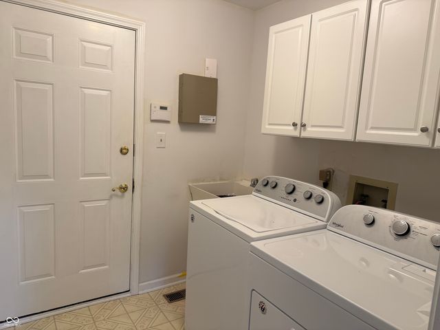 1634 Foxmere Way, Greenwood, IN 46142