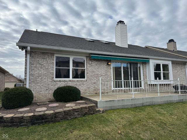 1634 Foxmere Way, Greenwood, IN 46142