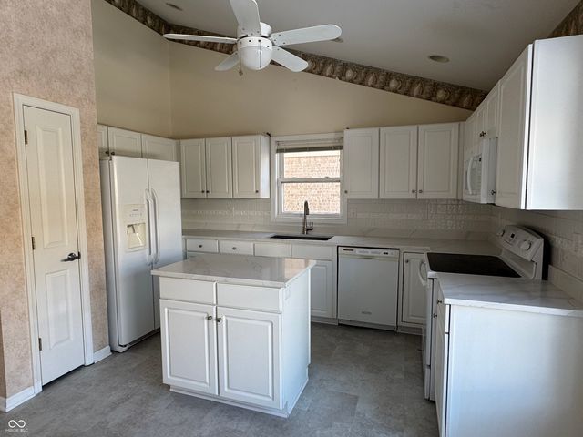 1634 Foxmere Way, Greenwood, IN 46142