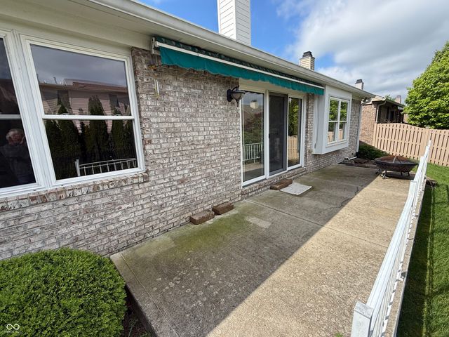 1634 Foxmere Way, Greenwood, IN 46142