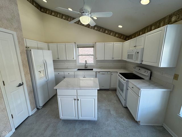 1634 Foxmere Way, Greenwood, IN 46142