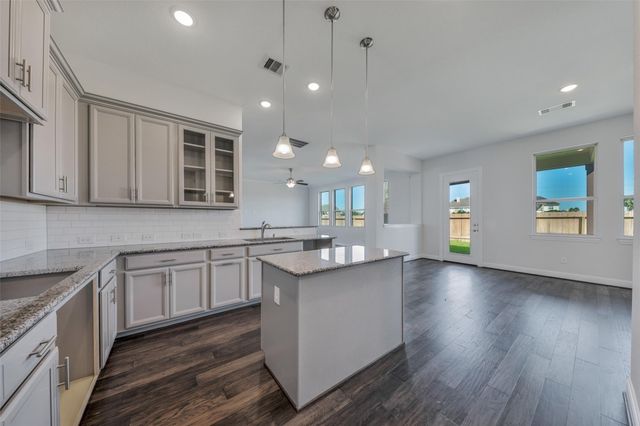 3802 W Vicksburg Estates Drive, Missouri City, TX 77459