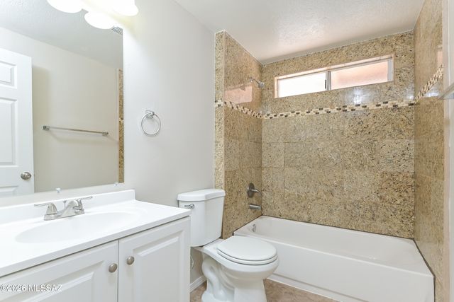 2550 W Vereda Amarillo, Tucson, AZ 85746