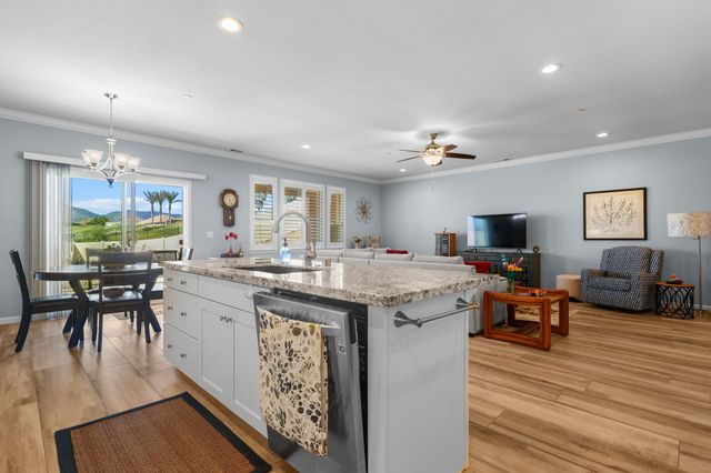 878 Coggins Street, Redding, CA 96003