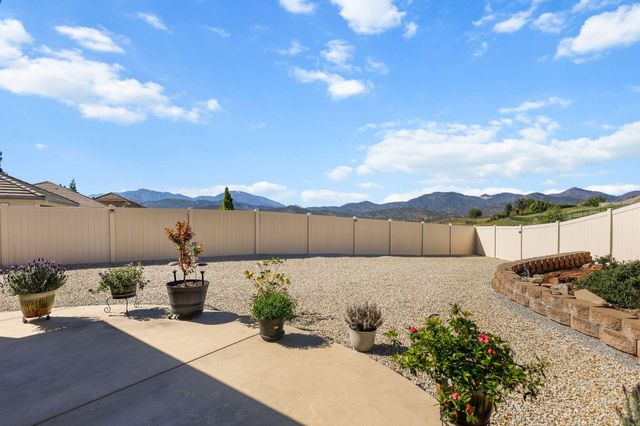 878 Coggins Street, Redding, CA 96003