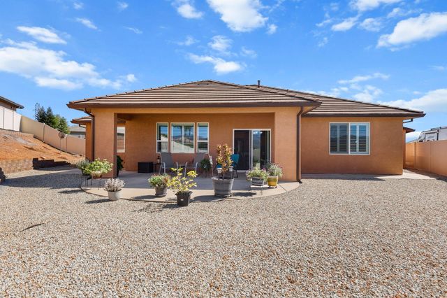 878 Coggins Street, Redding, CA 96003