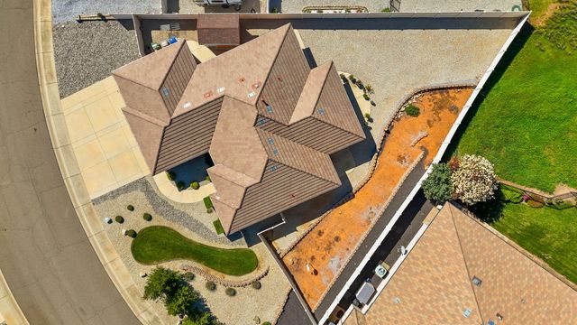 878 Coggins Street, Redding, CA 96003