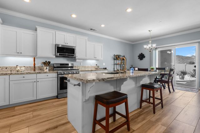 878 Coggins Street, Redding, CA 96003