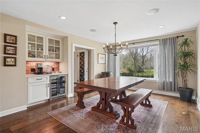 62 Briarcliff, St Louis, MO 63124