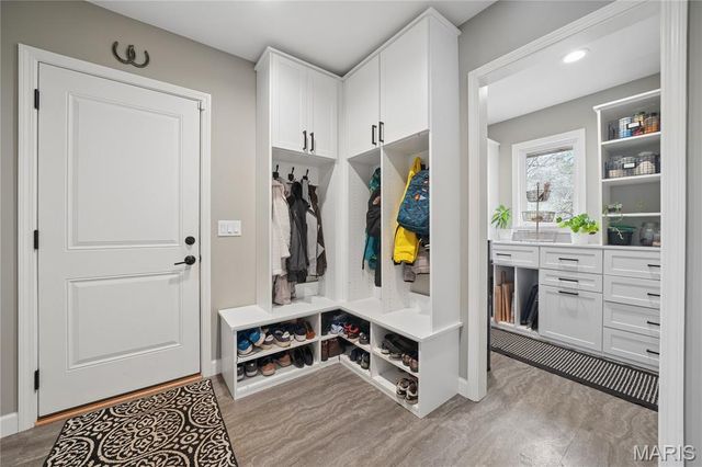 62 Briarcliff, St Louis, MO 63124