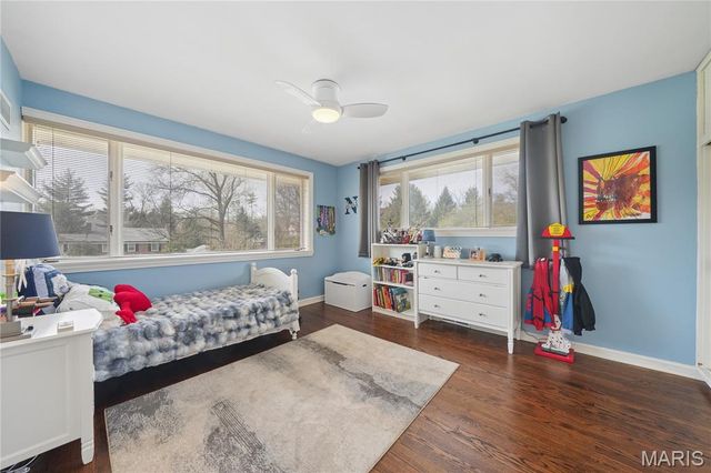 62 Briarcliff, St Louis, MO 63124