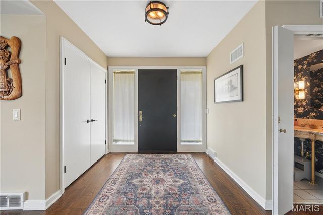 62 Briarcliff, St Louis, MO 63124