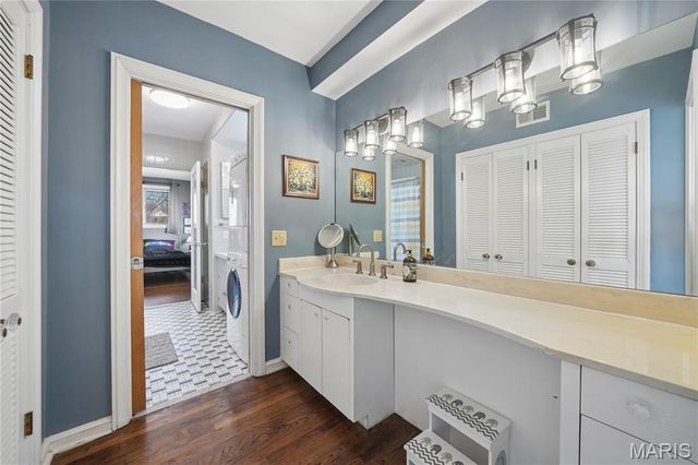 62 Briarcliff, St Louis, MO 63124