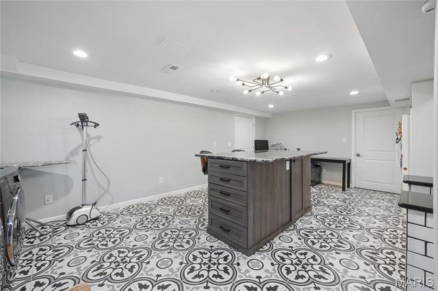 62 Briarcliff, St Louis, MO 63124