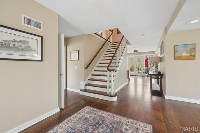 62 Briarcliff, St Louis, MO 63124